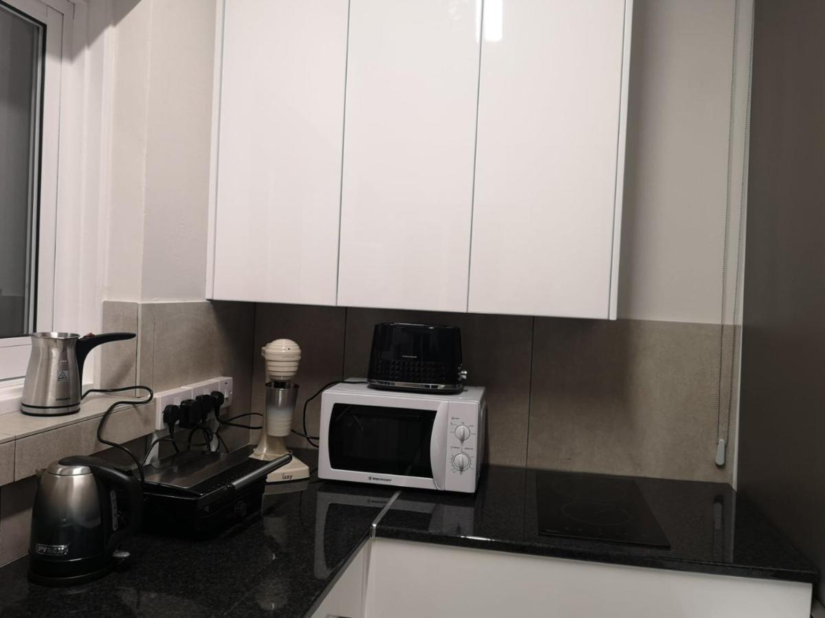 Kalidonia Residence Suite Nicosia , Spacious 2 Bedroom Suite With Office Bagian luar foto